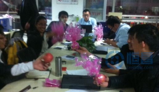 聊城分公司“平安夜，送祝福”活動