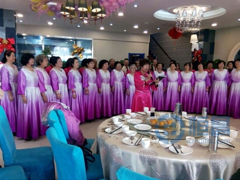 包頭分公司進(jìn)駐老年大學(xué)開展財富管理講座