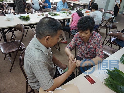 岳陽分公司舉辦端午節(jié)包粽子活動