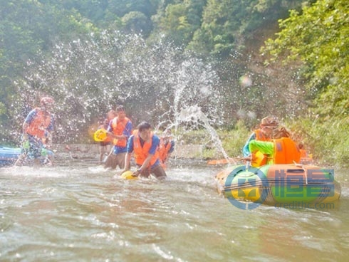 長沙第一分公司戶外俱樂部黃石洞漂流之行紀實 