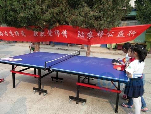 助農(nóng)幫傾情撒愛 天使寶貝茁壯成長