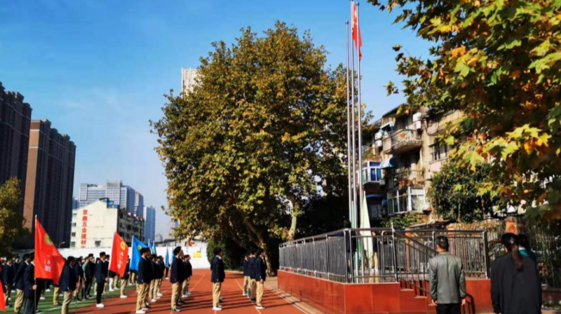 �Ϸʰ��н������F��ɽ��У