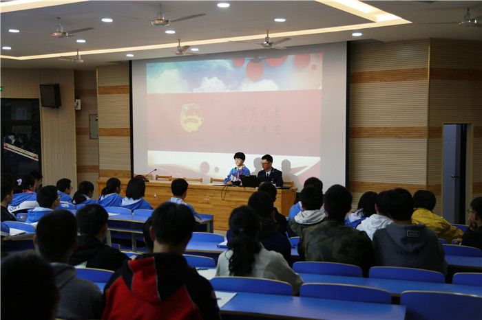 ӛ�Ϸ����е���ʮ�����ЌW(xu��)���FУ�_�n��Y