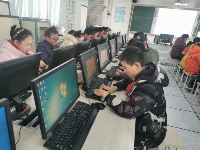 �����������F���c·У�^���e����X���ֱ�ِ���