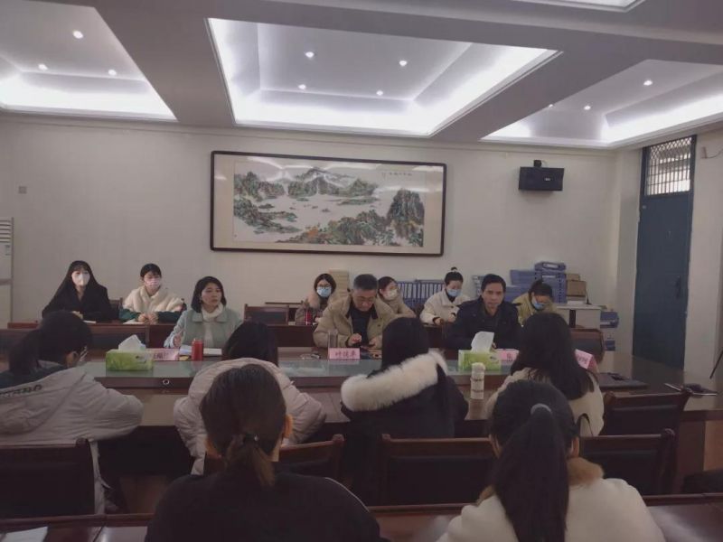 �Ϸ����ψ@�WУ�W�^�˻��������t���������һ��