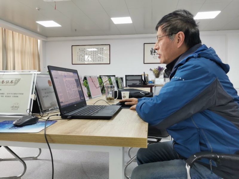 �Ϸʹ��I�WУ���������W���ƶ� ����ͬ���򴺹�