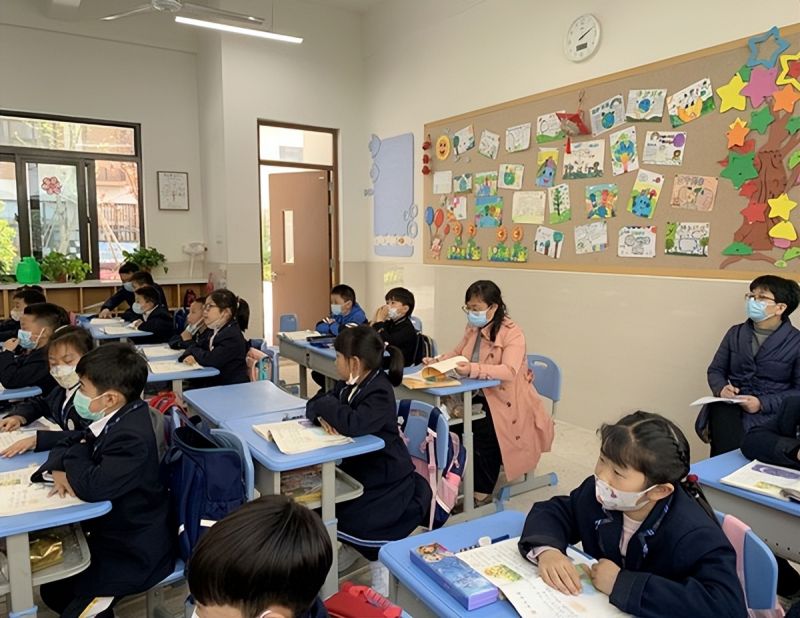 �Ϸ��л���С�������F(tu��n)ӳ��У�^(q��)���۽����~�̌W(xu��) ����(g��u)��Ч�n��