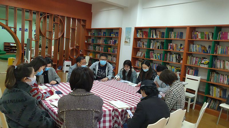 �Ϸ������b��С�W(xu��)���AͥУ�^(q��)���̌W(xu��)��·�̞鏽����������������