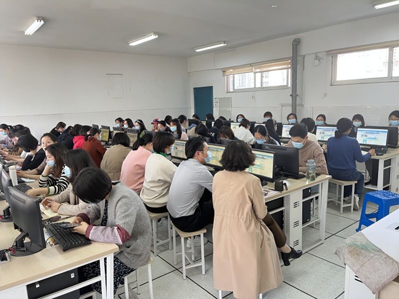 �Ϸ�������С�W(xu��)ĺ���r��(ji��)ů��� ��Ϣ��Ӗ(x��n)����(d��ng)�r