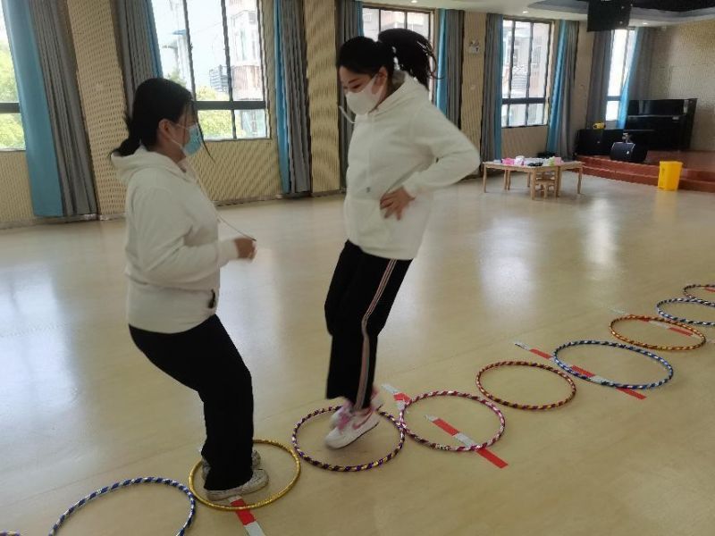 �Ϸ���ֱ�ٙC�P�׃��@�_չ����Ҋ��ͯ ���M��ͯ���Α��w�ʽ����