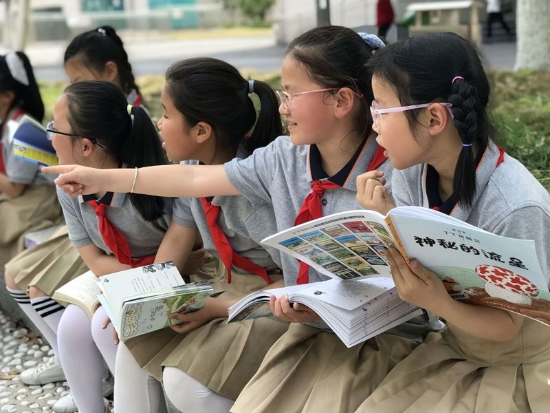 �Ϸ����L��С�mͤ��У����������׌�҂�һ���x����