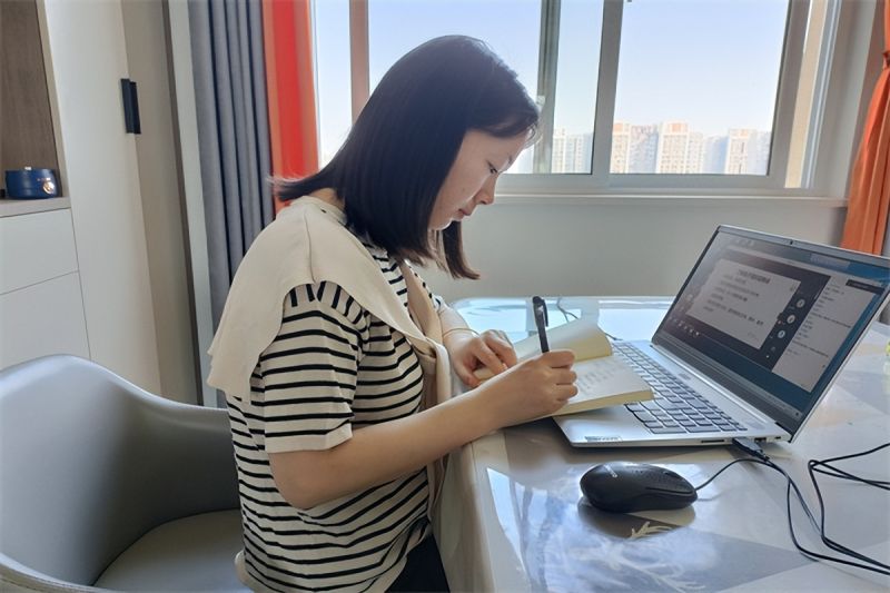 �Ϸ��а��׽������F����֮��ֈ@ӭ��·�ֈ@�����_�Еr��㕽��ж�