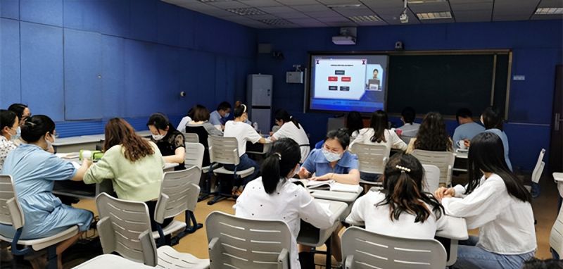 �Ϸ������b��С�W(xu��)���AͥУ�^(q��)���W(xu��)��(x��)���n��(bi��o) �̌W(xu��)������