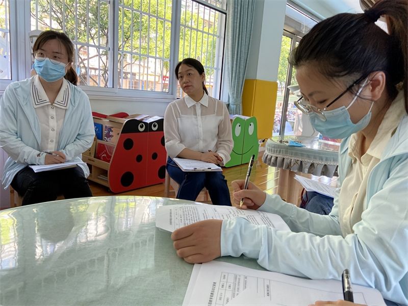 �Ϸʰ��c·�׃��@�������F(tu��n)���@��չʾ�w���L(f��ng)�ɣ����й��ٳ��L(zh��ng)