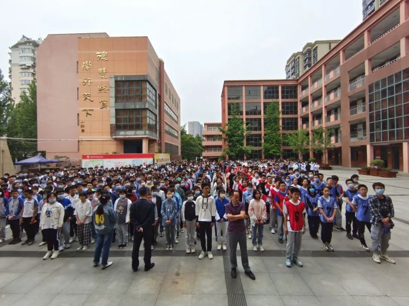 �Ϸ����ψ@�W(xu��)У�_չ5.12����(z��i)�p��(z��i)��(y��ng)����ɢ�ݾ����