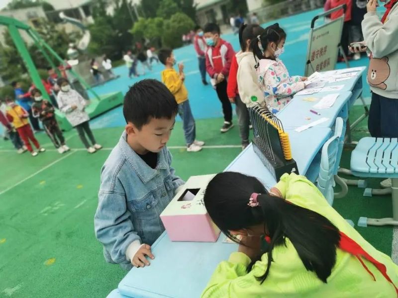 �Ϸ����ψ@�WУ�����J�P���