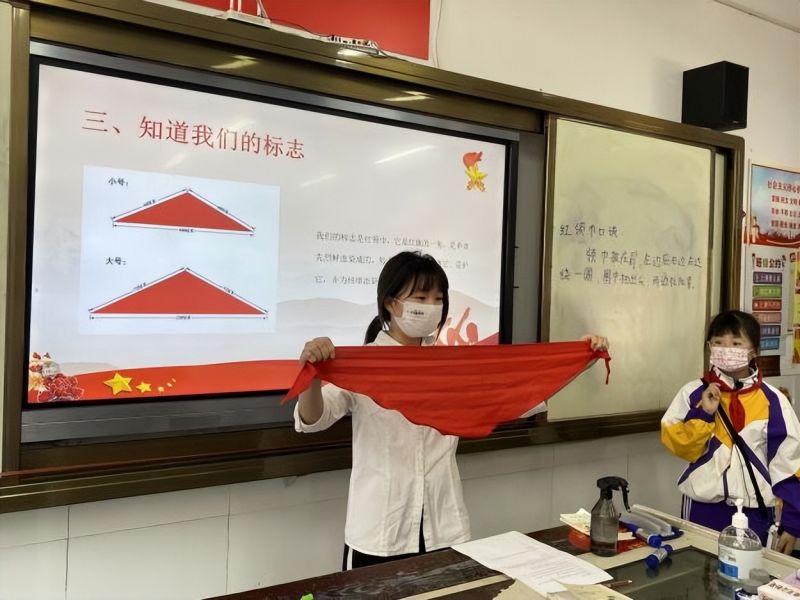 �Ϸ������b��С�W���AͥУ�^�_չһ�꼉�ǰ�������