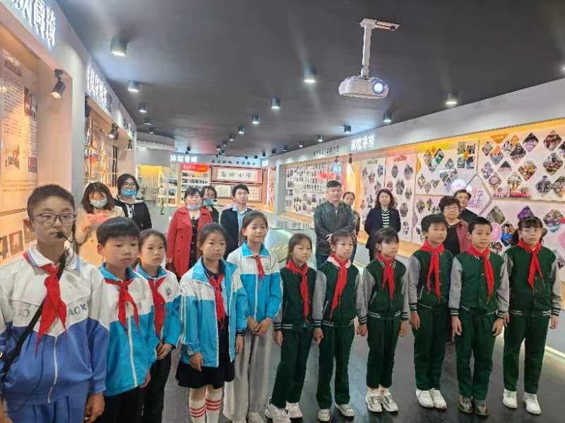 ���c�и���С�W�c�����h��ɳС�W����ǰ��o��С�W�_չ�������