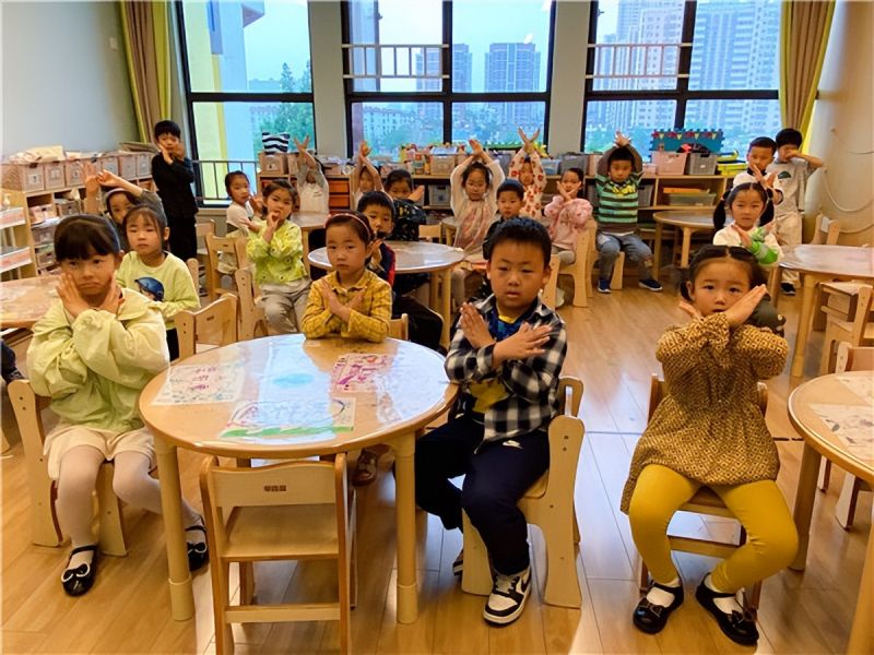 �Ϸ��а��׽������F(tu��n)����֮��ֈ@���I�B(y��ng)��ȫ�� ����������