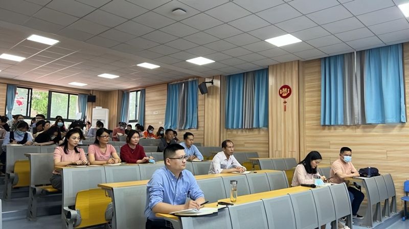 �Ϸ����L��С�mͤ��У���mͤ���v�á����������ͣ��V�����h(yu��n)