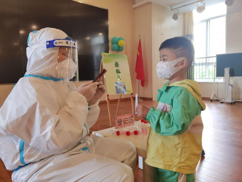 �Ϸ����p�׽������F(tu��n)��Ȼ�ӷֈ@�_չ��ʮ��݆ȫ�@���׺���z�y��y