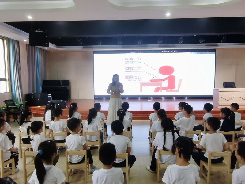 �Ϸ���ֱ�ٙC�P�׃��@�_չ��С㕽�ϵ�л��֮��С�W�̎��M�n�á�