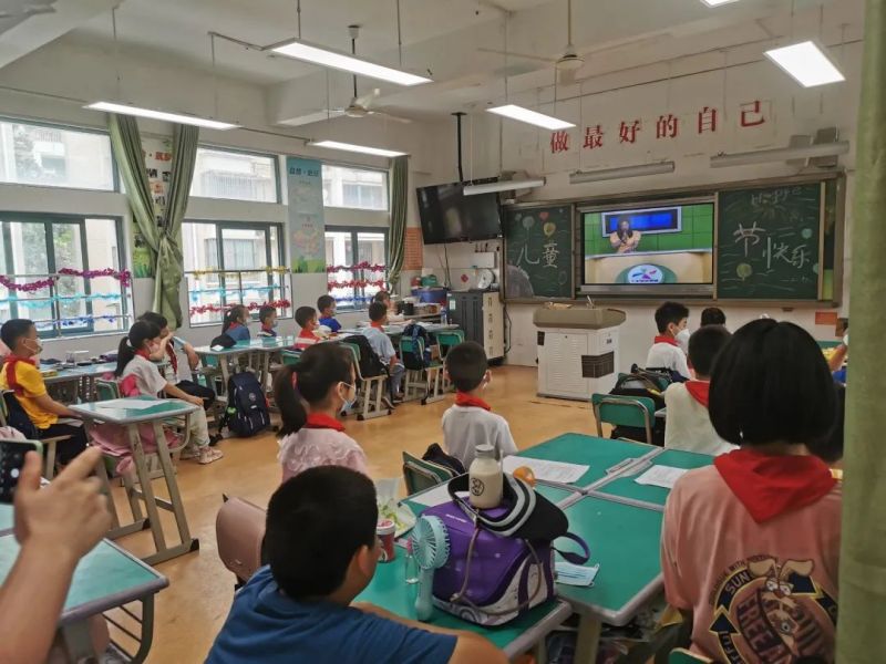 �Ϸ���ꖹ�С�W�_չ�cף����һ��ͯ�������}ϵ�л��