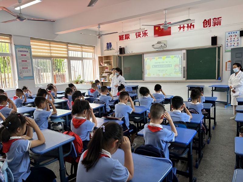 �Ϸ�������С�W(xu��)���c��һ��ϵ�л��֮һ�꼉�۱����ٱ�ِ