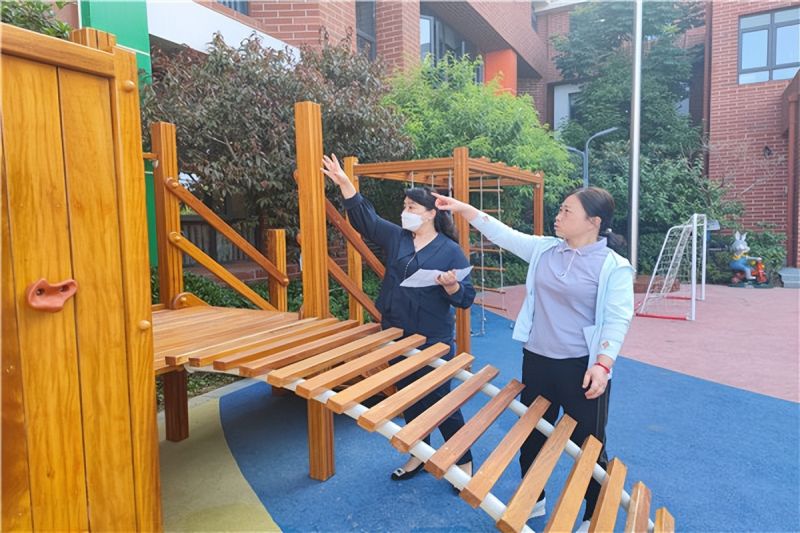 �Ϸ��а��׽������F(tu��n)���ӏ�(qi��ng)��ȫ�z�飬���ΰ�ȫ����