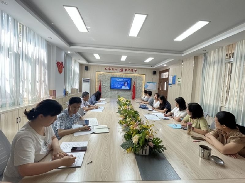 �Ϸ��л���·����С�W�����¡����У��䌍���p�p��