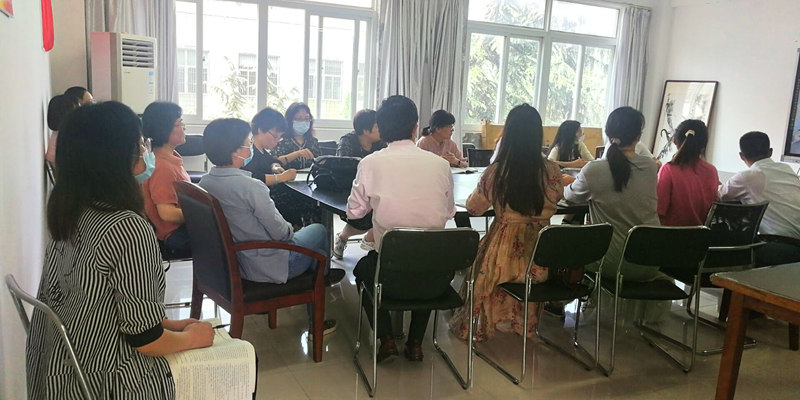 �Ϸ��еڶ��ЌW�Z�ĽM�_չ���½̲����n�̡����Ԫ��ӑ���