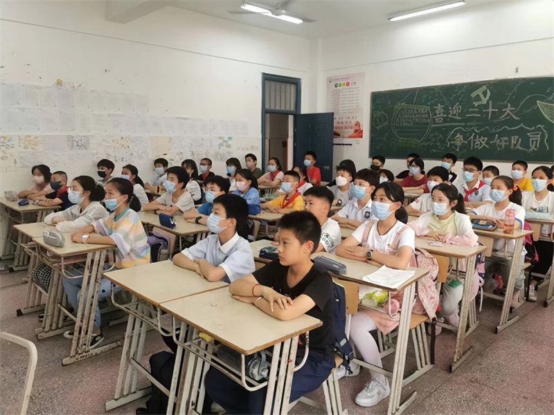 �Ϸ�����С�s�ǻ��@��У�_չ����ˮ��ȫ�������}���