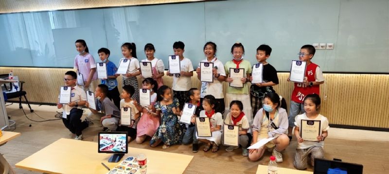 �Ϸ����L��·�ڶ�С�W(xu��)�ྰ��У�^(q��)���}�ЌW(xu��)��