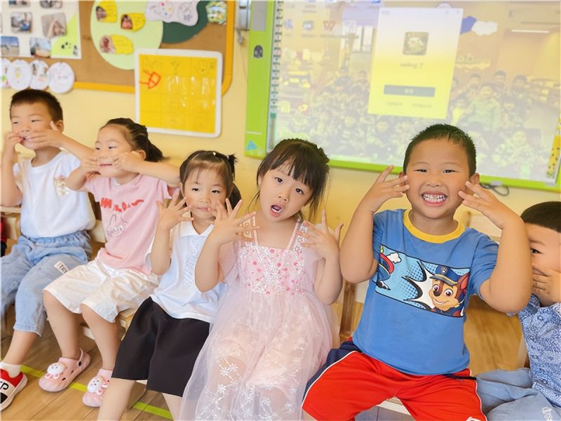 �Ϸ��а��׽������F����֮��ֈ@�����_���� Ҋ�C���L