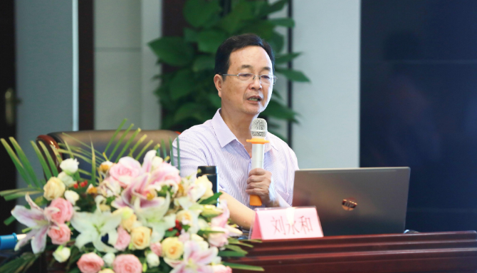 ����У�L�������� ���M�WУ�Ⱥ��lչ������ɽ�^��С�WУ�L�߼�������Ӗ֮��