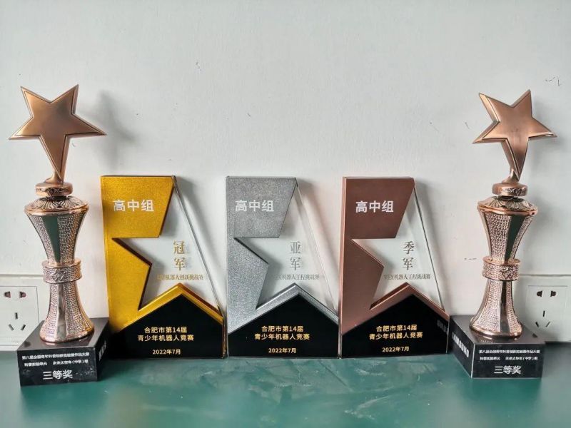 �Ϸʰ��н������F��ɽ��У�����Ϸ��ЙC���˱�ِ����������܊