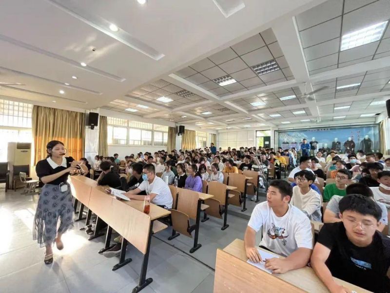 �Ϸʰ��н������F��ɽ��У�����n���_�n��