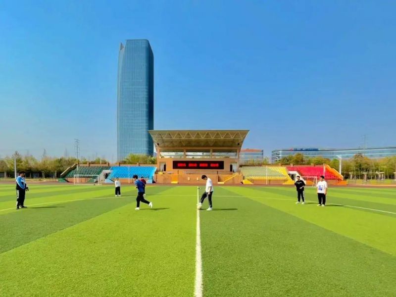 �Ϸ����У��P�۲���ȱϯ ���鲻�`�ഺ������У����Ҳ����