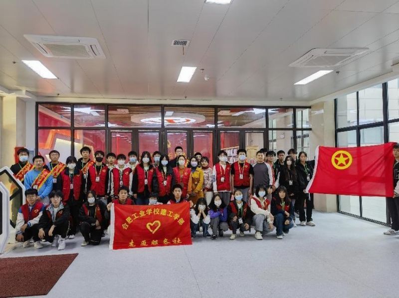 �Ϸʹ��I(y��)�WУ�D���^�ڄӽ������`�nϵ�Ј����