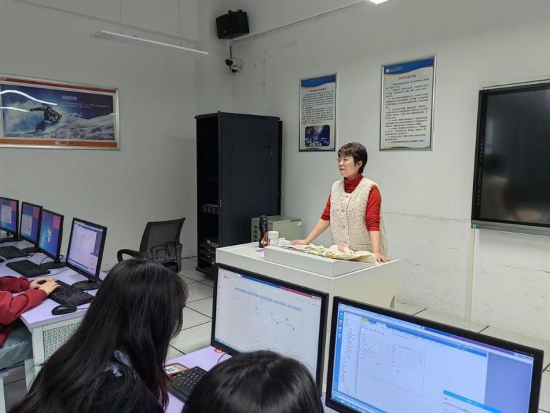 �Ϸʹ��I(y��)�WУ����̌W�o��֮���̌W�����