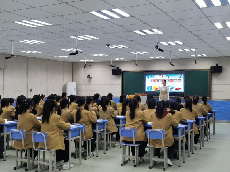 �Ϸʹ��I�WУ�̎��I�վ����ߡ��̉����ǡ����x���