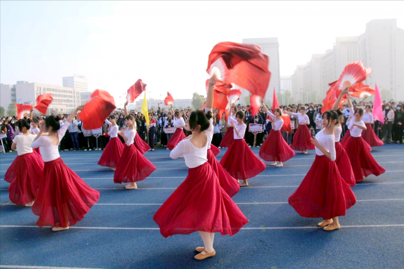 �Ϸʹ��I(y��)�W(xu��)У���|(zh��)�����dȤ���(d��ng)֮��W(xu��)����(b��o)��