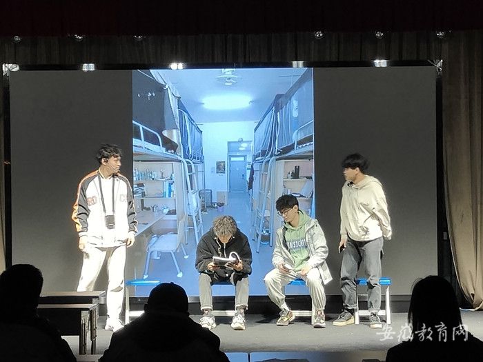 ������������ �����W(xu��)Ժ��(y��ng)�ü��g(sh��)�W(xu��)ԺУ�@�����龰����ِ��ِ�����Ļ