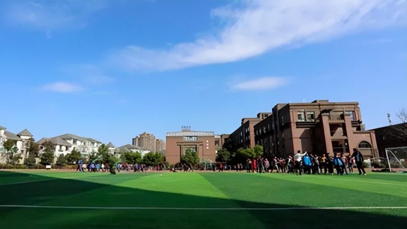 �Ϸ��к��D�W(xu��)У�������������@�u���Ӆ^(q��)�صȪ�(ji��ng)