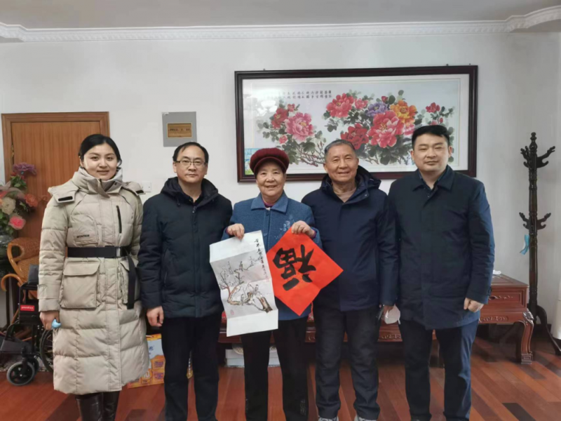 �Ϸʰ��н������F(tu��n)��ɽ��У�_(k��i)չ���Lο��(w��n)�x������ͬ־���(d��ng)