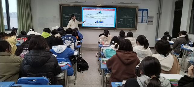 �Ϸʹ��I(y��)�W(xu��)У�M���W(xu��)��(x��)������ʡ늄�(d��ng)����܇(ch��)����?xi��ng)l����