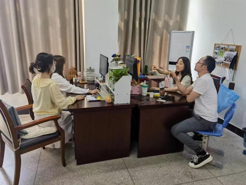 �Ϸʹ��I(y��)�W(xu��)У��Ϣ�W(xu��)���Z�ĽM��Ԋ�脓(chu��ng)����ِ���A�M��Ļ