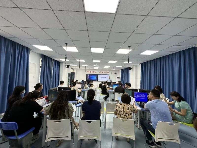 �Ϸʹ��I(y��)�WУ�c����ʡ��������Ќ��WУ�_չУ�H���л��