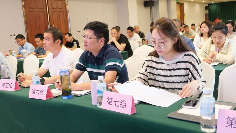 ���У���������B  ȫ������ƽ��У�@������ɽ���w��У�@��ȫ�����ɲ���Ӗϵ�Ј��֮��