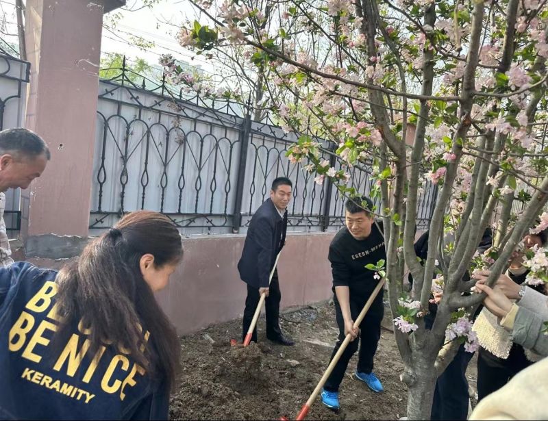 �uꖿh�������ČW(xu��)У������һ�Ø�  ����һƬ��